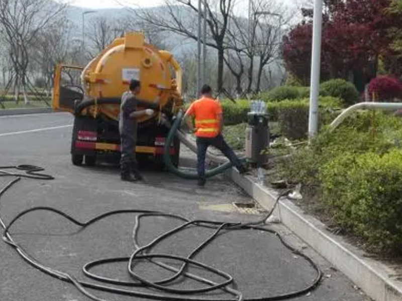 即墨投下水道(dào)、抽化糞池、高壓水車清洗管道(dào)、修馬桶