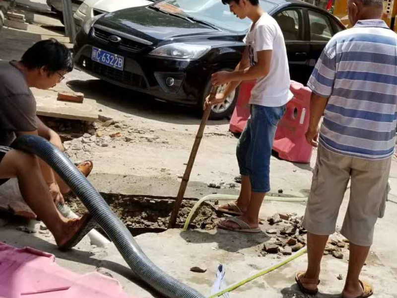 江東管道(dào)清洗清淤高壓疏通車清洗管道(dào)-抽糞清理化糞池