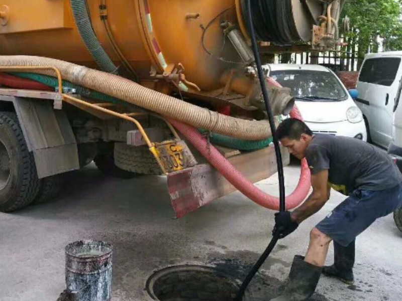 昆明市馬金鋪附近清掏工地化糞池 抽工地泥漿 抽糞水