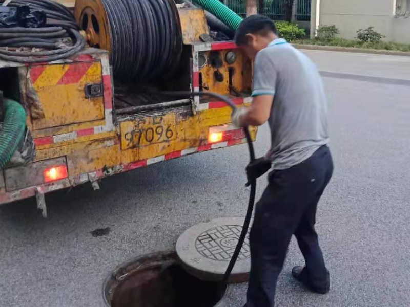 東升鎮錦繡華都(dōu)雙流車站附近管道(dào)疏通，下水道(dào)疏通