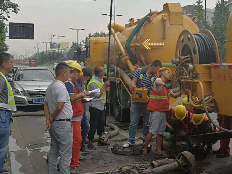 荔灣蓬萊路管道(dào)疏通、清洗通廁所通U型管、下水道(dào)疏通