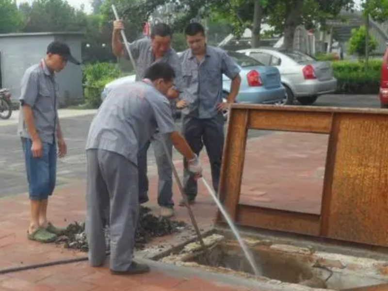 建德市交警部門管道(dào)清淤，污水管道(dào)清洗疏通