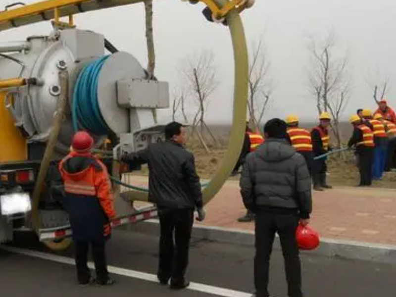 萊西市機械抽淤泥機械抽污水機械抽化糞池機械清洗管道(dào)