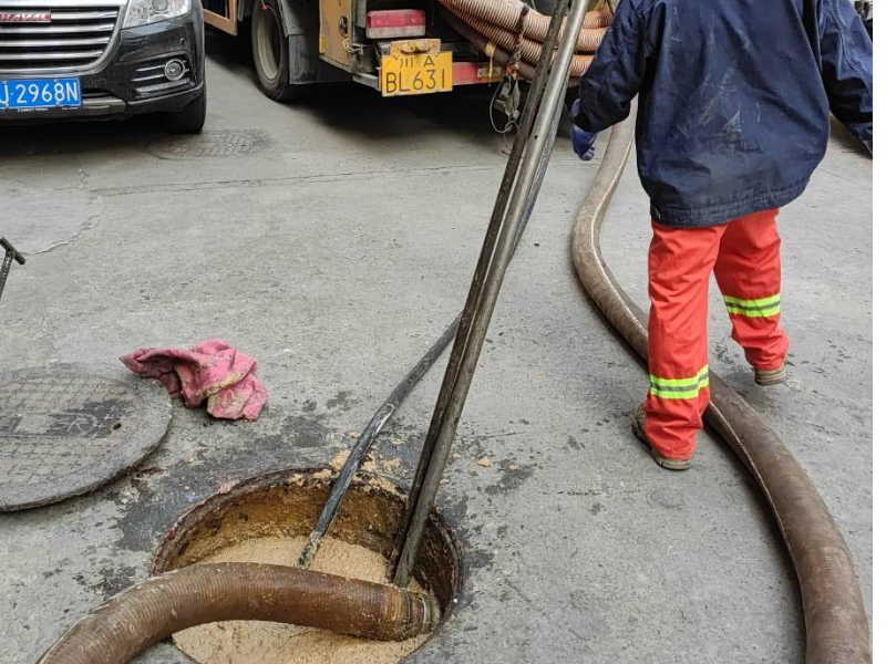 豐台區六裡(lǐ)橋清理化糞池隔油池 管道(dào)疏通抽污水公司